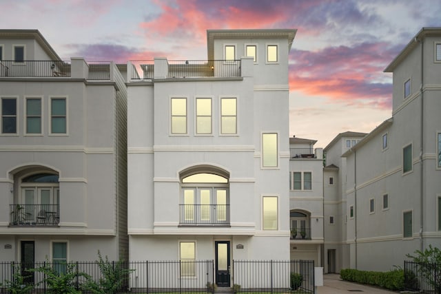 4314 Gibson St Unit B, Houston, TX 77007 - view of front facade featuring stucco siding