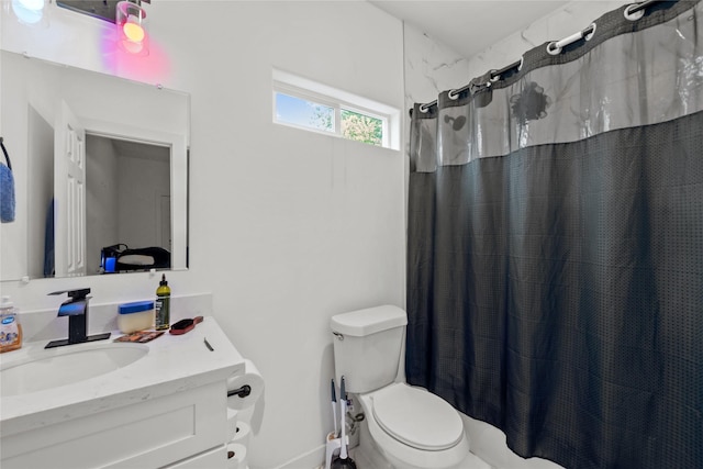 8211 Barlow St, Houston, TX 77028 - bathroom with vanity and a shower with shower curtain
