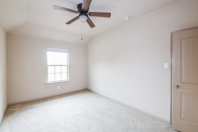 6533 Gray Birch Ln, Dickinson, TX 77539 - spare room with light carpet, a ceiling fan, and a smoke detector