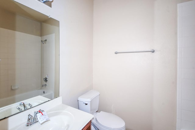 6533 Gray Birch Ln, Dickinson, TX 77539 - bathroom with vanity and washtub / shower combination