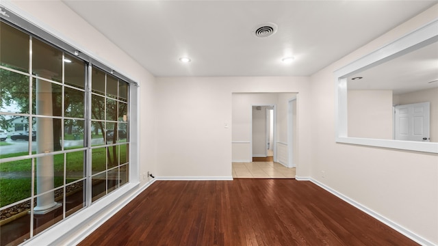 9643 Val Verde St, Houston, TX 77063 - unfurnished room with wood finished floors and recessed lighting