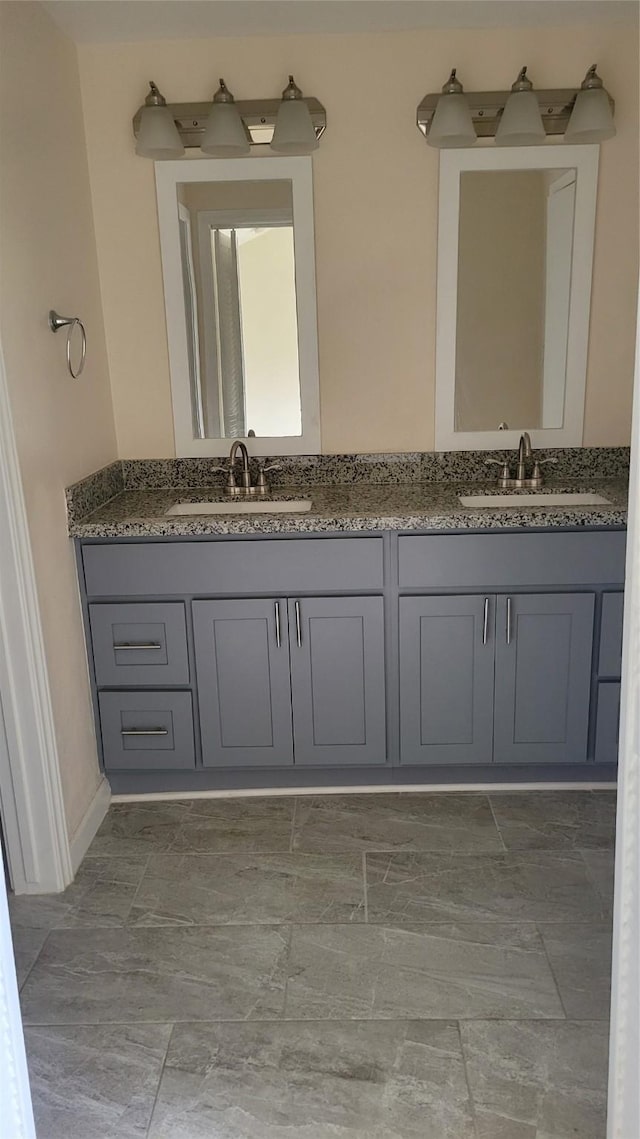 8367 Nairn St, Houston, TX 77074 - bathroom with double vanity
