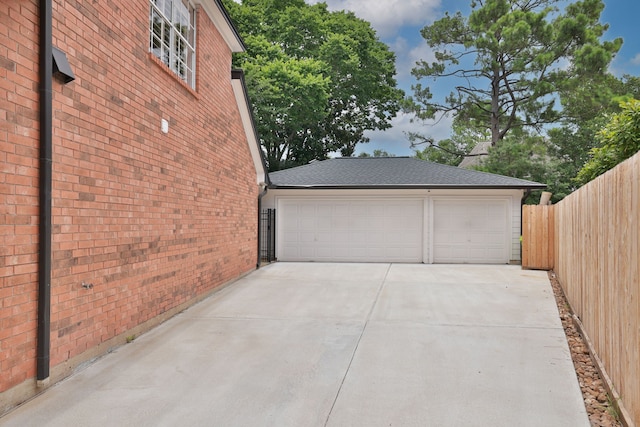 15902 Ivy Bridge Ln, Houston, TX 77095 - garage with driveway