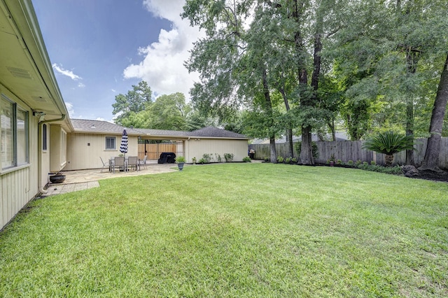 918 N Wilcrest Dr, Houston, TX 77079 - fenced backyard featuring a patio area