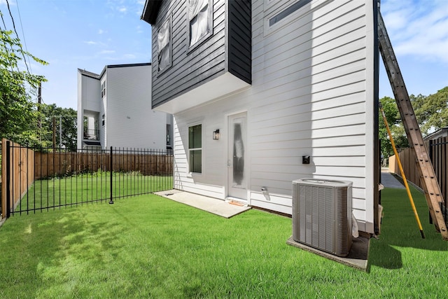 2475 Carmel St A/B, Unit A/B Houston, TX 77091 - rear view of property featuring a fenced backyard
