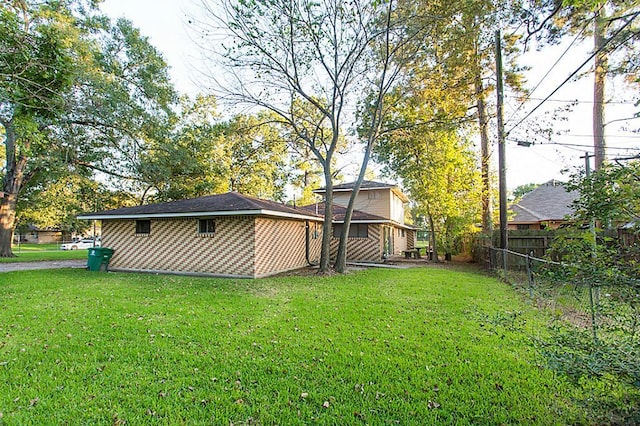 6407 Nuben St, Houston, TX 77091 - view of yard