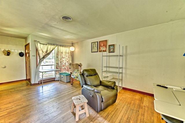 1726 Wilde Rock Way, Houston, TX 77018 - sitting room featuring wood-type flooring and baseboards