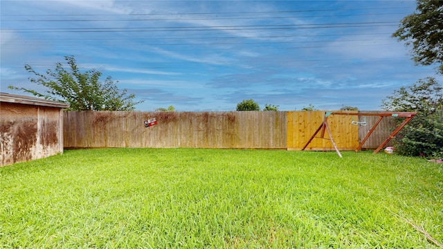 2010 Wildwood Dr, Deer Park, TX 77536 - view of fenced backyard