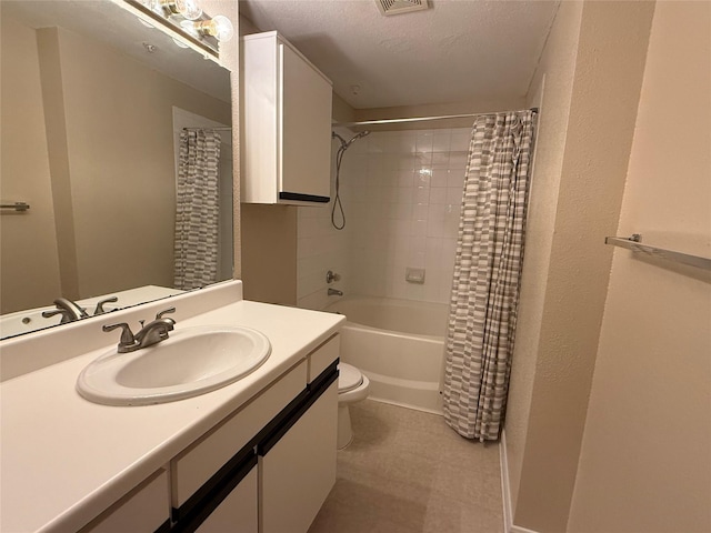 1330 Old Spanish Trl Unit 3201, Houston, TX 77054 - full bath featuring vanity and shower / tub combo with curtain
