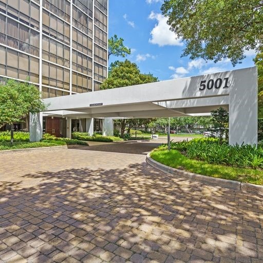 5001 Woodway Dr Unit 1701, Houston, TX 77056 - view of property's community