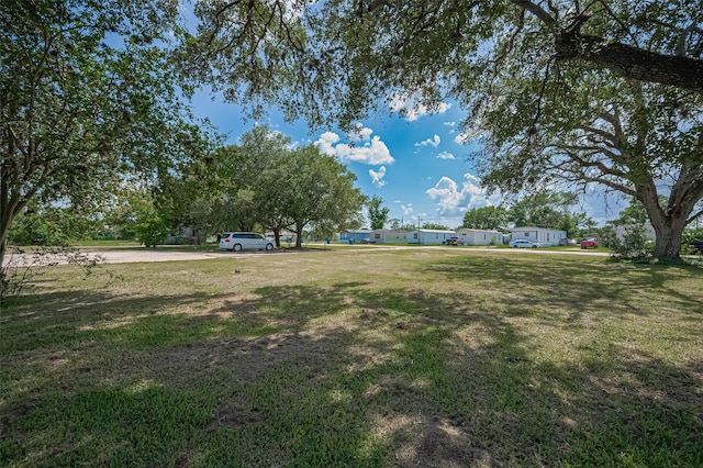 210 5th St, Hempstead, TX 77445