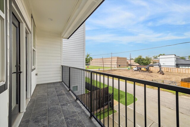 1825 Northwood Dr, Houston, TX 77009 - view of balcony
