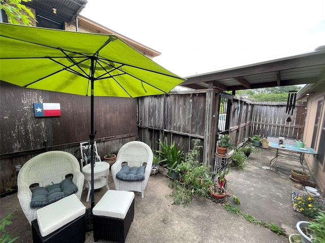 1805 Sul Ross St, Houston, TX 77098 - fenced backyard featuring a patio