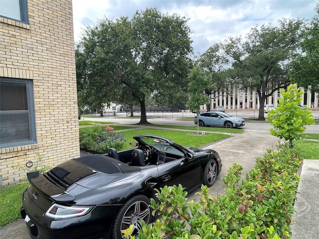 1805 Sul Ross St, Houston, TX 77098 - view of yard