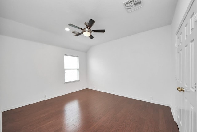 2508 Sun Glen Dr, Pearland, TX 77584 - spare room featuring dark wood-type flooring, a ceiling fan, recessed lighting, and vaulted ceiling