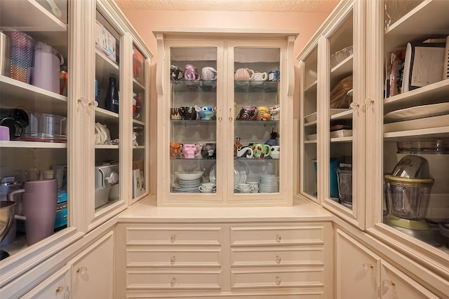 327 Edgeton Ct, Houston, TX 77015 - view of pantry