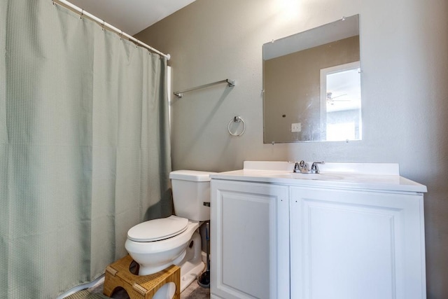 8206 Bassett St, Houston, TX 77051 - bathroom with vanity and curtained shower