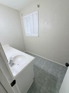 10302 Sageplum Dr, Houston, TX 77089 - bathroom featuring double vanity