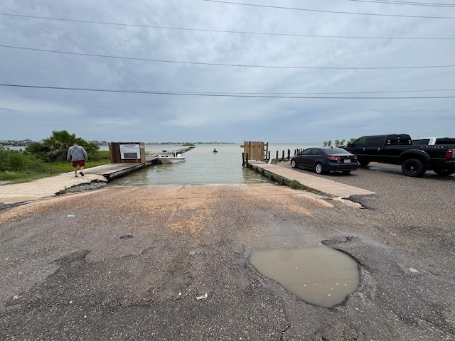 34 Tiki Dr, Tiki Island, TX 77554