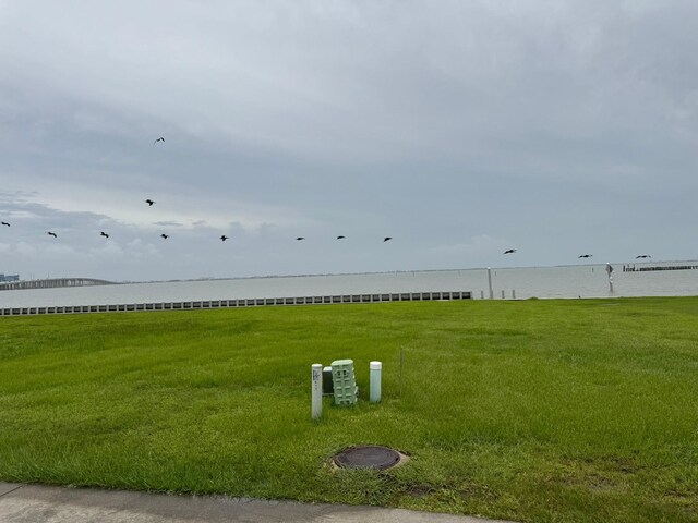 34 Tiki Dr, Tiki Island, TX 77554