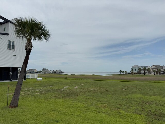34 Tiki Dr, Tiki Island, TX 77554