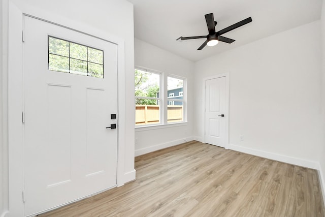 3453 Mainer St, Houston, TX 77021 - foyer with light wood finished floors and ceiling fan