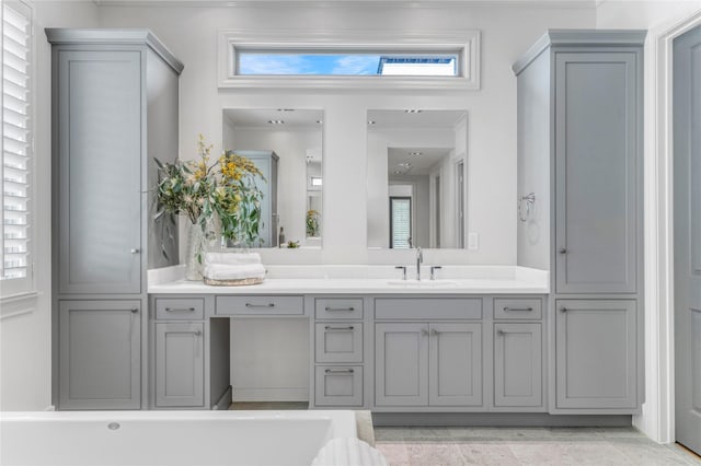 5219 Calle Cordoba Pl, Houston, TX 77007 - full bath with vanity, a soaking tub, and healthy amount of natural light