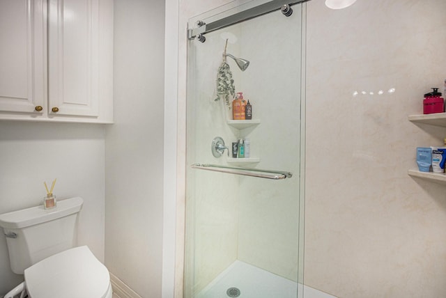 4925 Pine St, Bellaire, TX 77401 - full bath featuring a stall shower