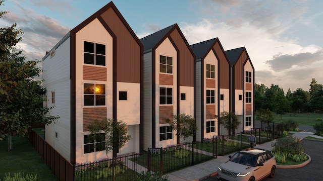 2524 Live Oak St, Houston, TX 77004 - view of building exterior featuring a fenced front yard
