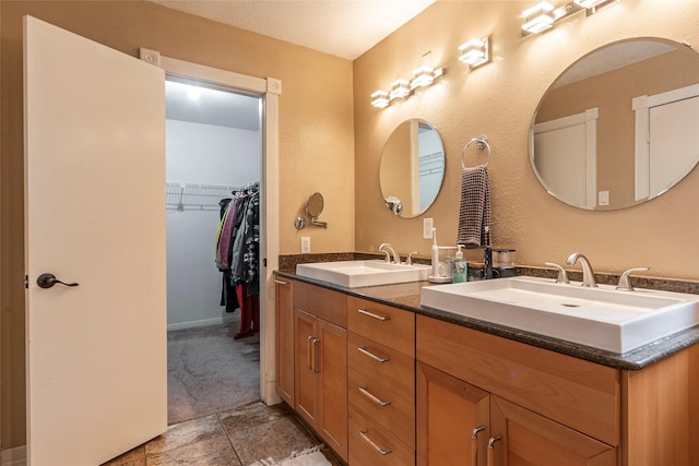 1417 S Heron Dr, Seabrook, TX 77586 - full bath featuring double vanity and a spacious closet