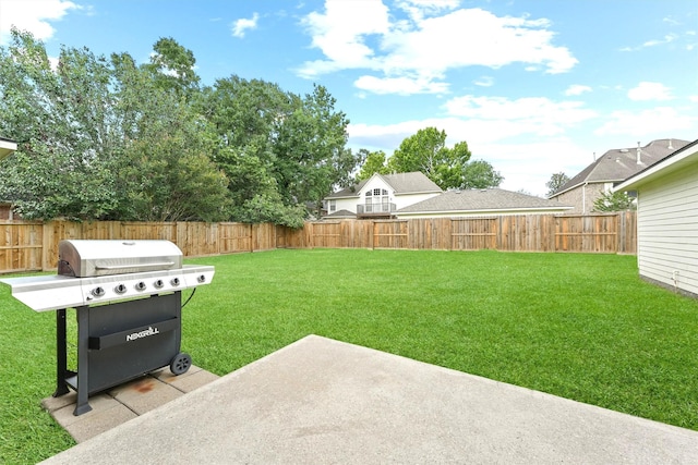 14210 Hansons Creek Ct, Houston, TX 77044 - fenced backyard with a patio