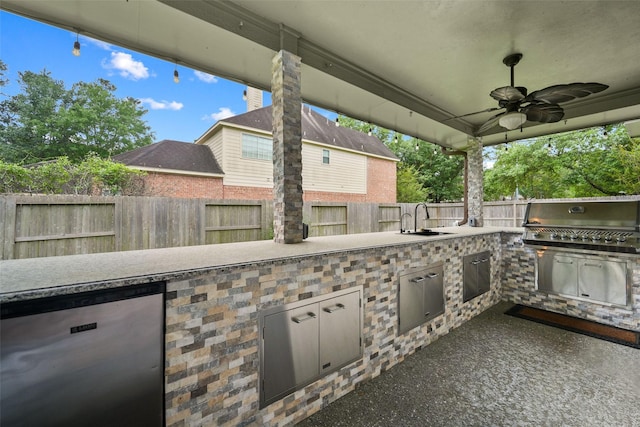 14014 Lakewood Crossing Blvd, Houston, TX 77070 - fenced backyard with area for grilling and ceiling fan