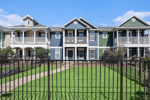 2919 Gillespie St, Houston, TX 77020 - view of front of house with a balcony