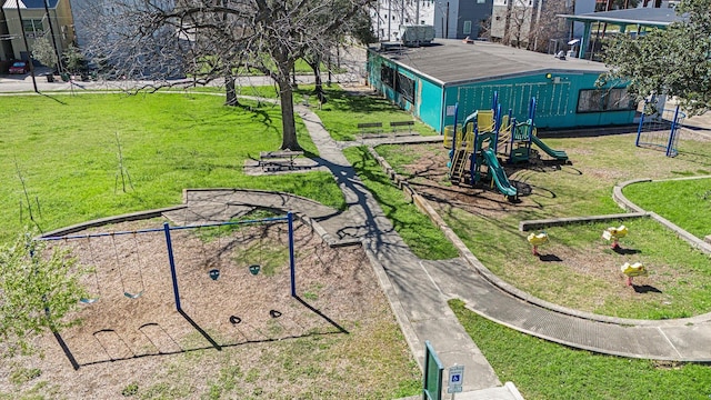 2919 Gillespie St, Houston, TX 77020 - view of playground featuring a yard