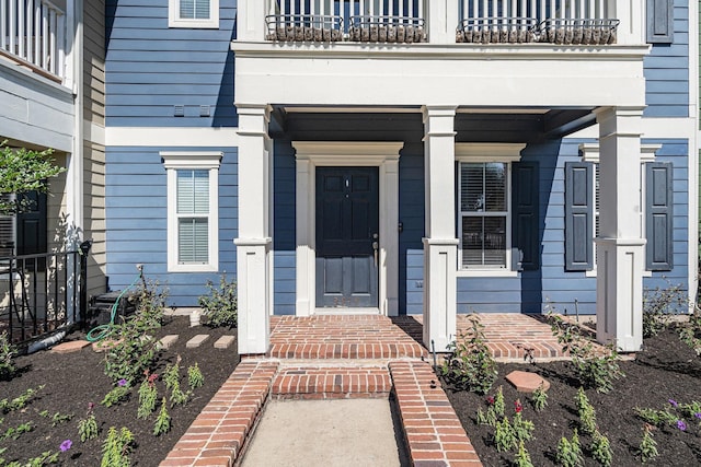 2919 Gillespie St, Houston, TX 77020 - property entrance featuring a balcony and a porch