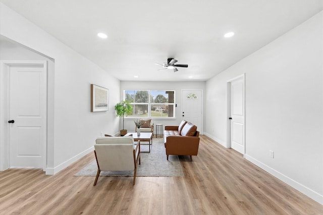 327 E Delz Dr, Houston, TX 77022 - sitting room with light wood-style flooring, ceiling fan, and recessed lighting
