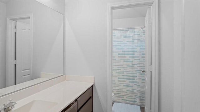 17734 Pensford Way, Tomball, TX 77377 - full bath with vanity and curtained shower