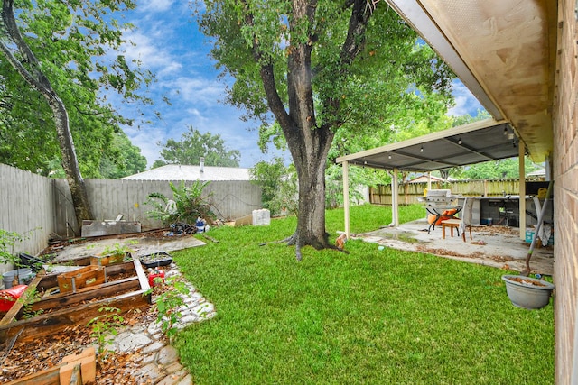 10731 Forest Leaf Dr, Sugar Land, TX 77498 - fenced backyard featuring a patio