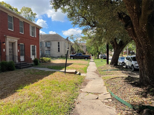 4905 Jackson St, Houston, TX 77004 - view of green lawn