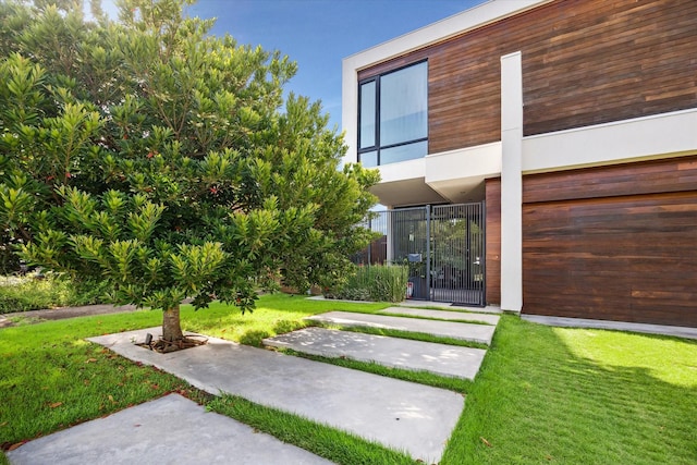 2332 Wroxton Rd, Houston, TX 77005 - view of green lawn
