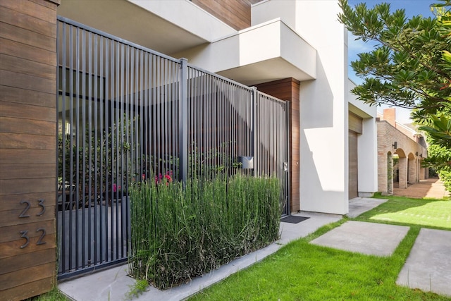 2332 Wroxton Rd, Houston, TX 77005 - view of gate
