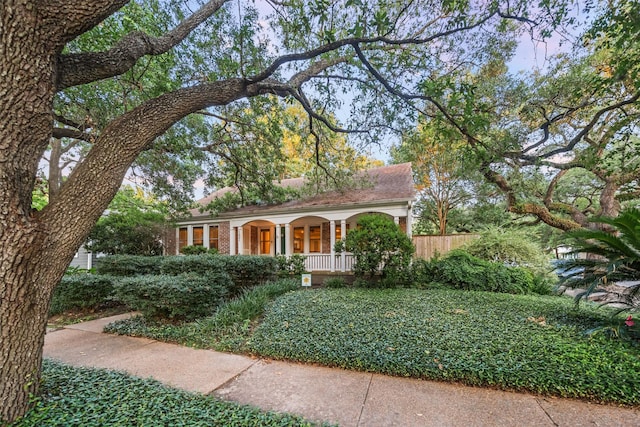 1621 Cherryhurst St, Houston, TX 77006 - ranch-style home with covered porch and brick siding