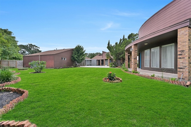 12 E Dansby Dr, Galveston, TX 77551 - view of yard