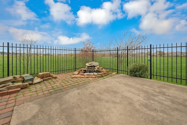 4406 Park Trail Ln, Pasadena, TX 77505 - view of patio / terrace