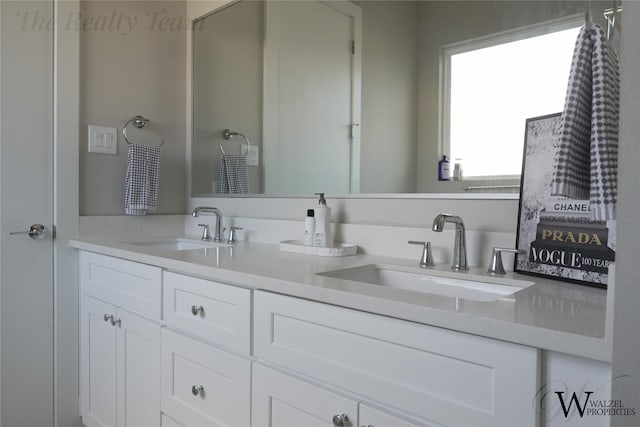 5902 Gardendale Dr Unit C, Houston, TX 77092 - full bath featuring double vanity