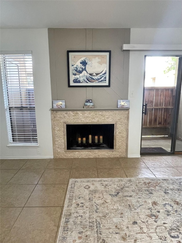 3300 Pebblebrook Dr Unit 17, Seabrook, TX 77586 - detailed view of a fireplace and baseboards