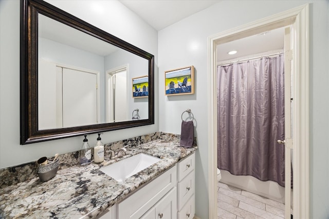 2612 Yupon St, Houston, TX 77006 - full bath with vanity and shower / bath combo