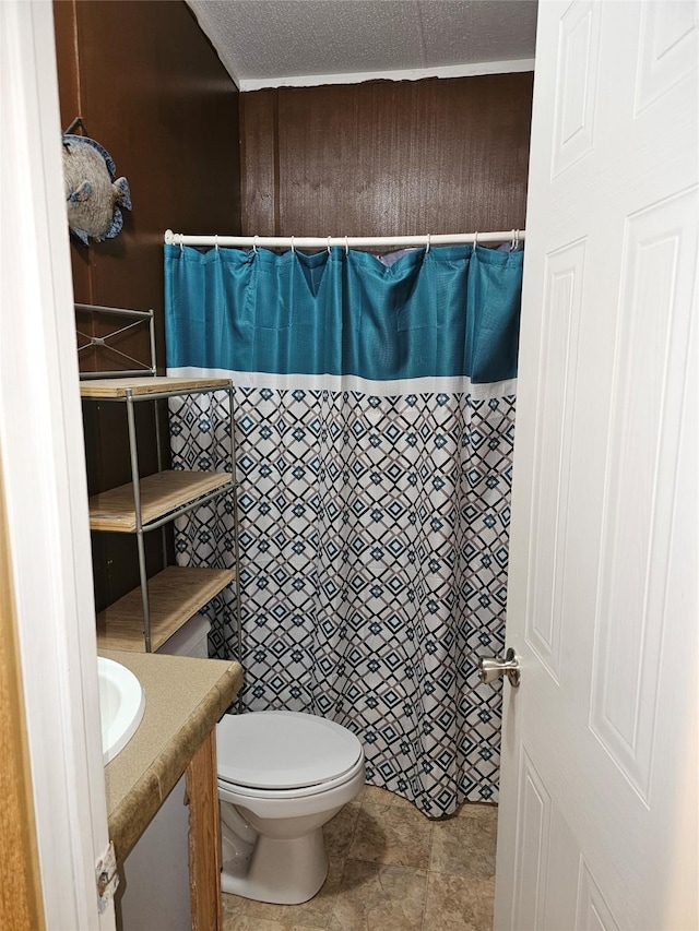 11670 Vistawood St, Willis, TX 77318 - full bath with vanity and curtained shower