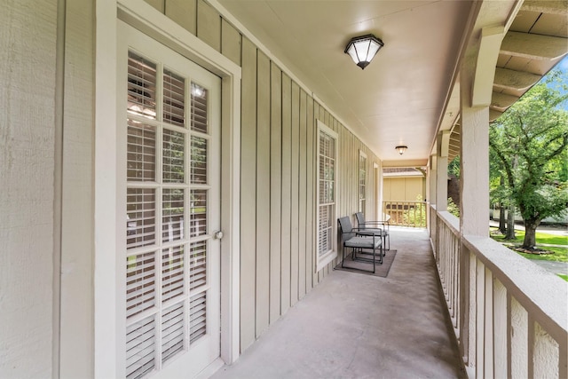 27277 Wells Ln, Conroe, TX 77385 - view of covered porch