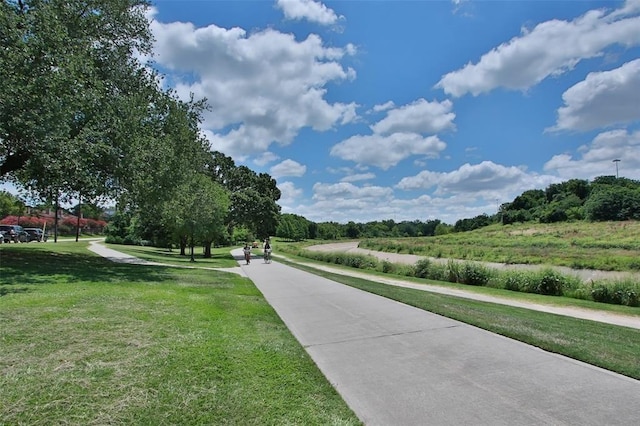 1880 White Oak Dr Unit 159, Houston, TX 77009 - view of community with a yard